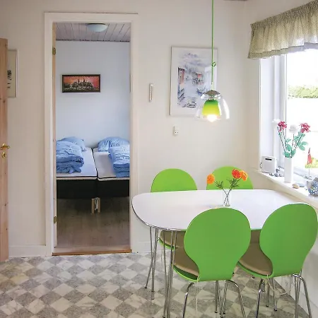 Feriehus Three-bedroom Holiday In
