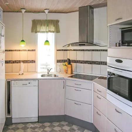 Feriehus Three-bedroom Holiday In Bagenkop